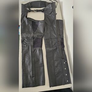 NWT Women's Harley Davidson 1W Black Leather Riding Chaps